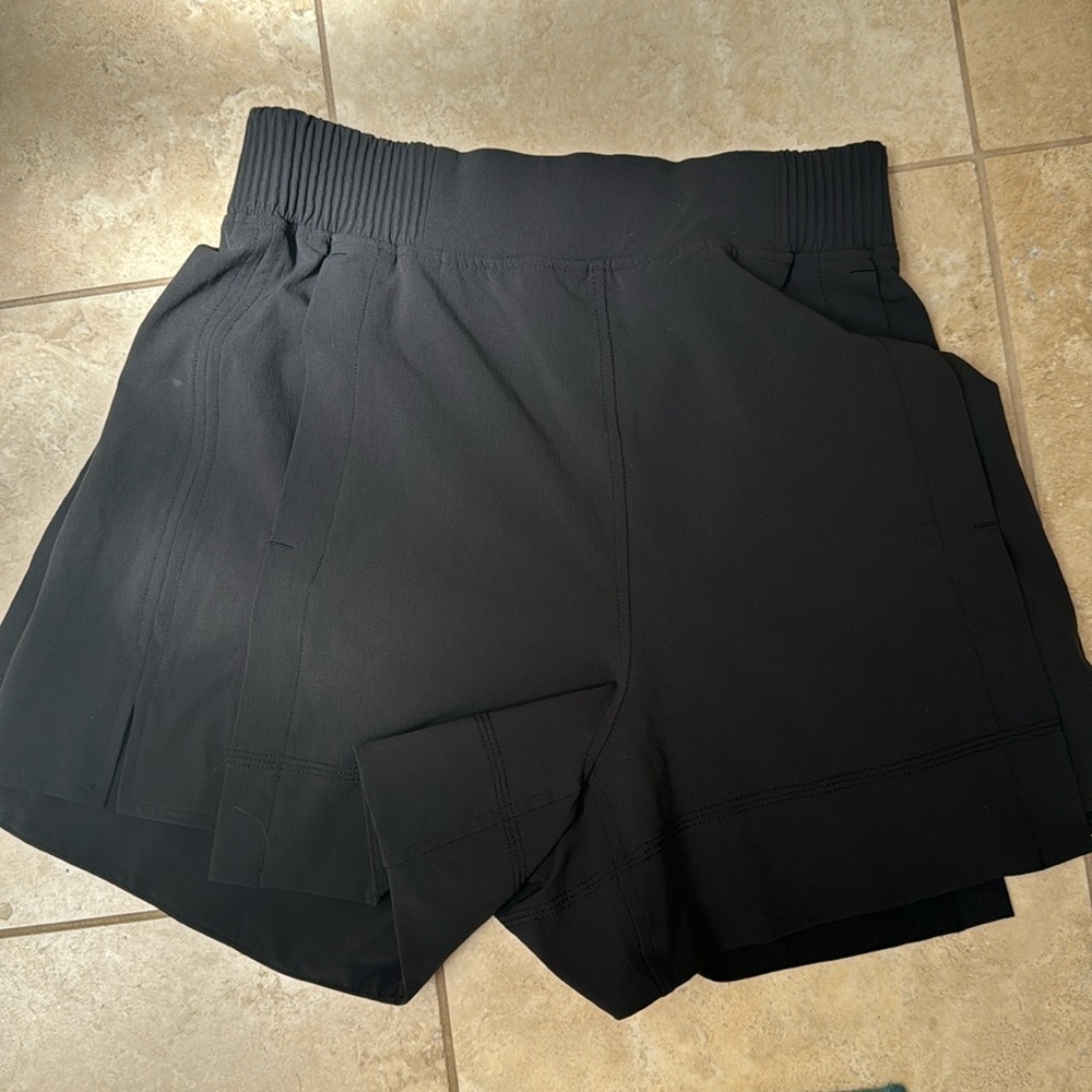 Lululemon stretch woven high rise short